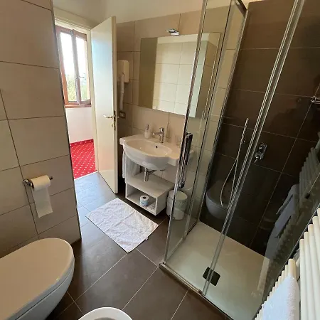 Hotel Nadia 2*