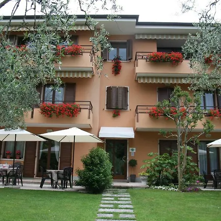 Nadia 2* 말세진느